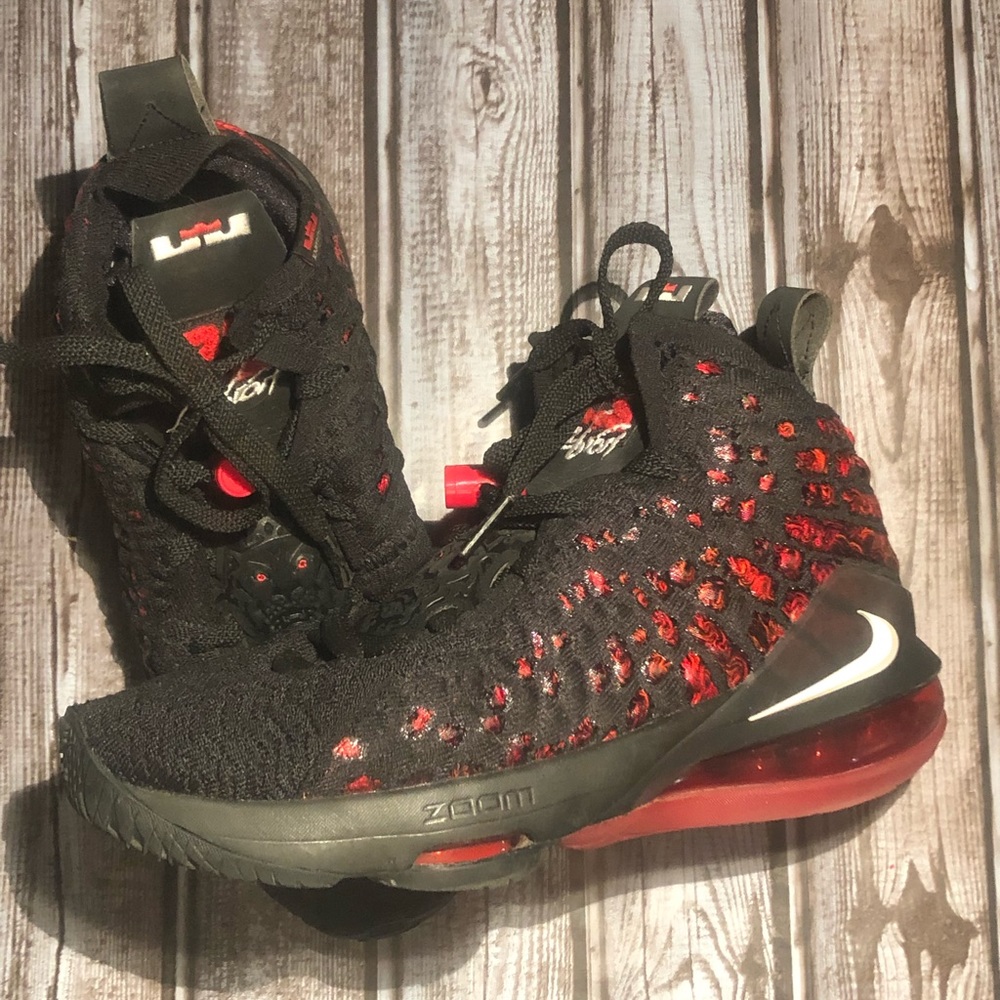 Used Lebron James infrared size 4.5y